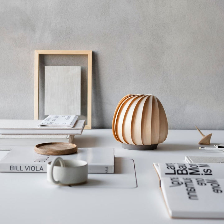 ST906 Mini Bordlampe Naturlig Birk Ø18 Tom Rossau