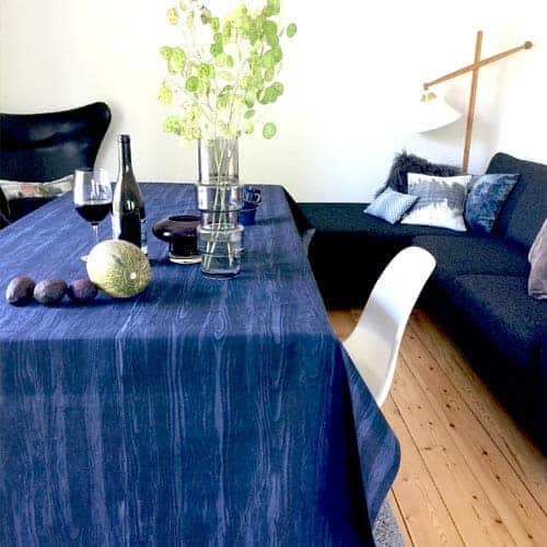 Produktbillede af Engholm Textiles Akryldug med antiskrid Wood Midnight Notes by Susanne Schjerning i metermål i premium kvalitet