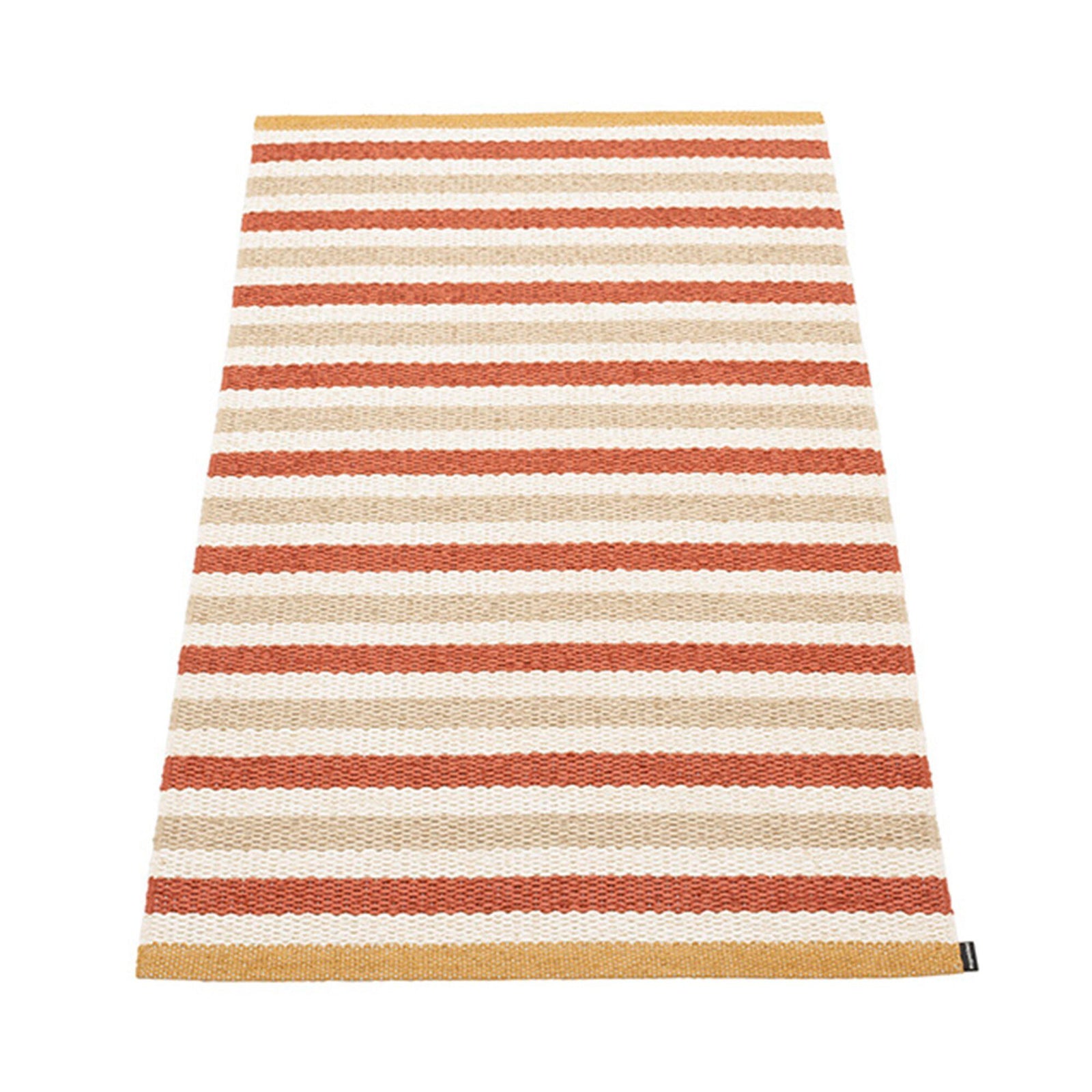 Pappelina Pappelina Teo gulvtæppe 70 cm x 120 cm, brick/beige/vanilla – billede i brug (Tæpper)