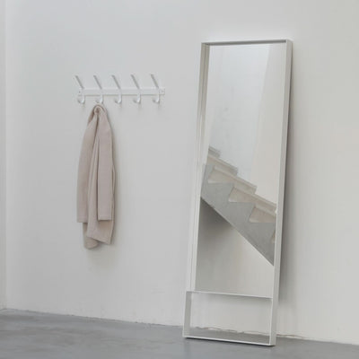 billigt gulvspejl i hvid metal, 60 x 190 cm på udsalg! Spar op til 64% - Hurtig levering, 1-2 hverdage. Køb online nu!