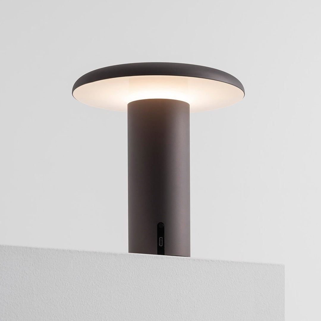 Produktbillede af Takku Bordlampe Anodiseret Grå Artemide i premium kvalitet