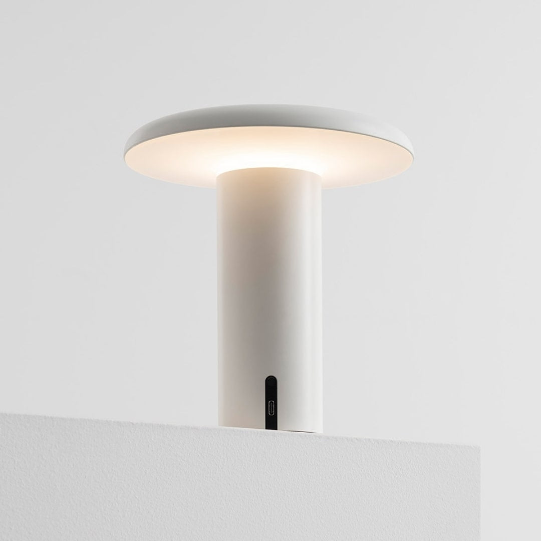 Takku Bordlampe Lakeret Hvid Artemide