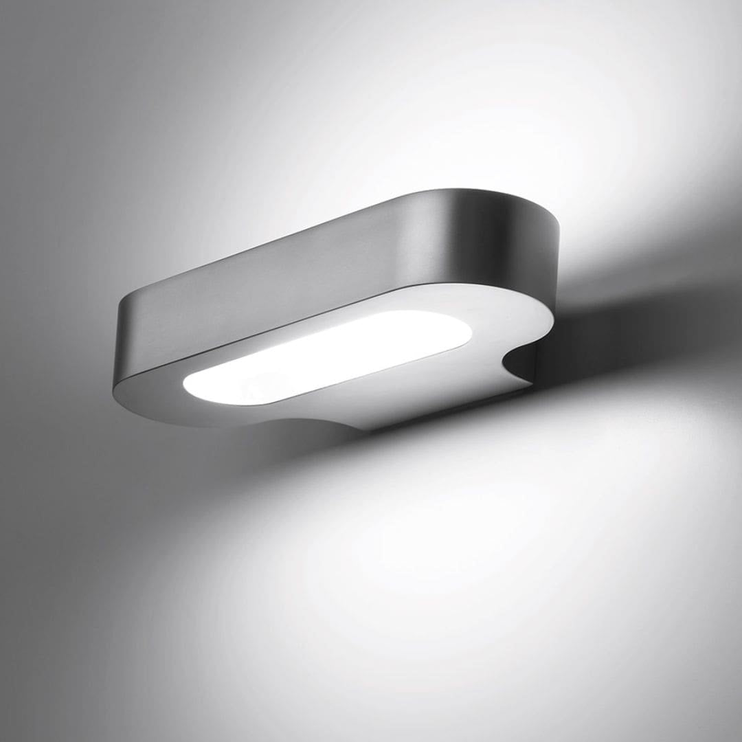 Produktbillede af Talo Væglampe LED 21cm Silver 3000K Så længe lager haves- Artemide i premium kvalitet