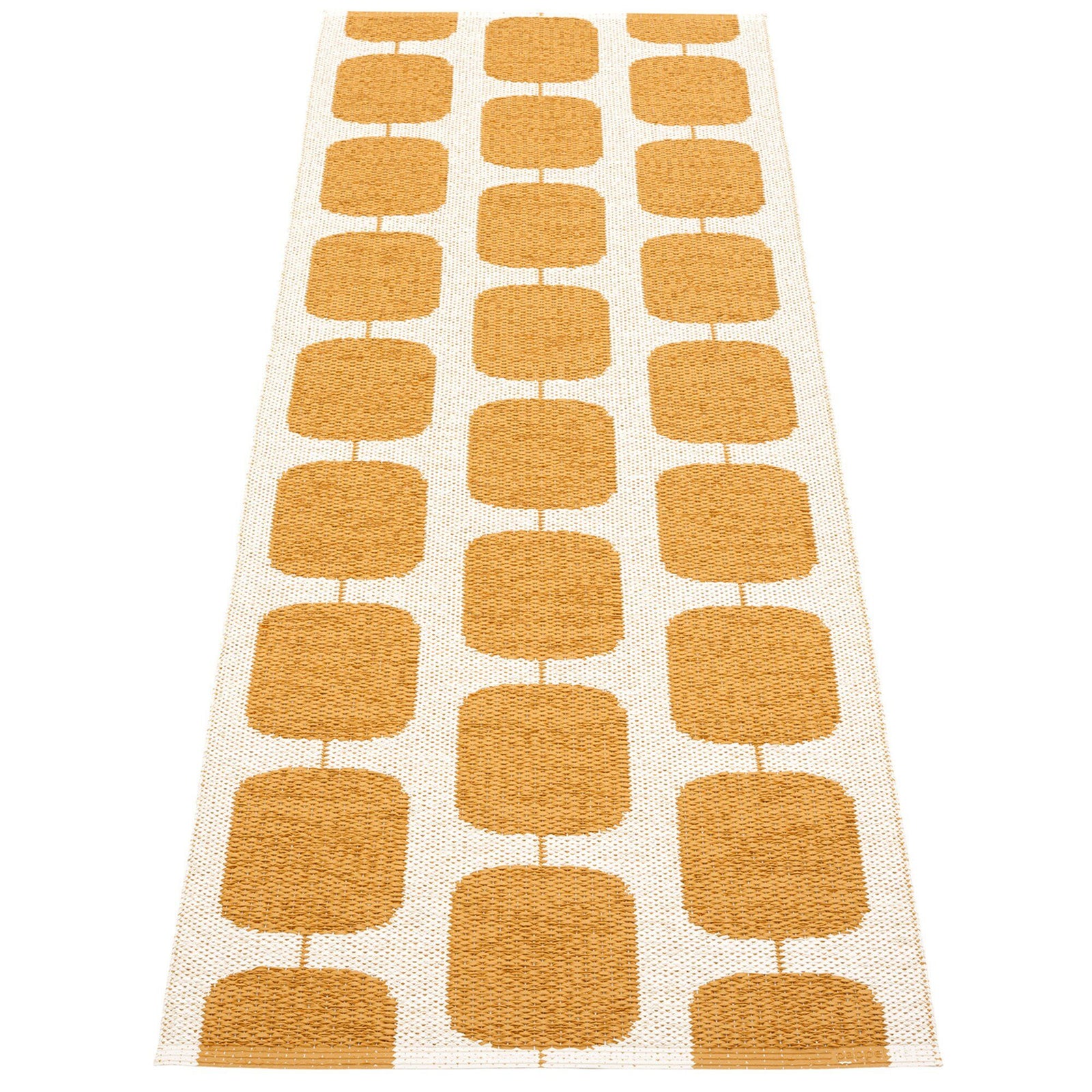 Pappelina Pappelina Gulvtæppe Sten, 70 x 200 cm., ochre/vanilla – billede i brug (Tæpper)