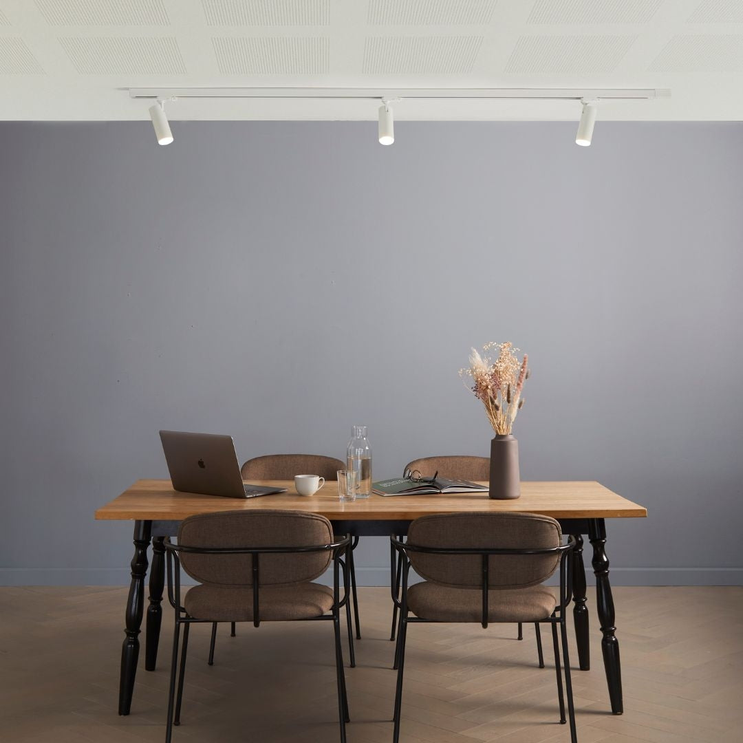 Produktbillede af Track Space Skinne 2 m Hvid Så længe lager haves -Loom Design i premium kvalitet
