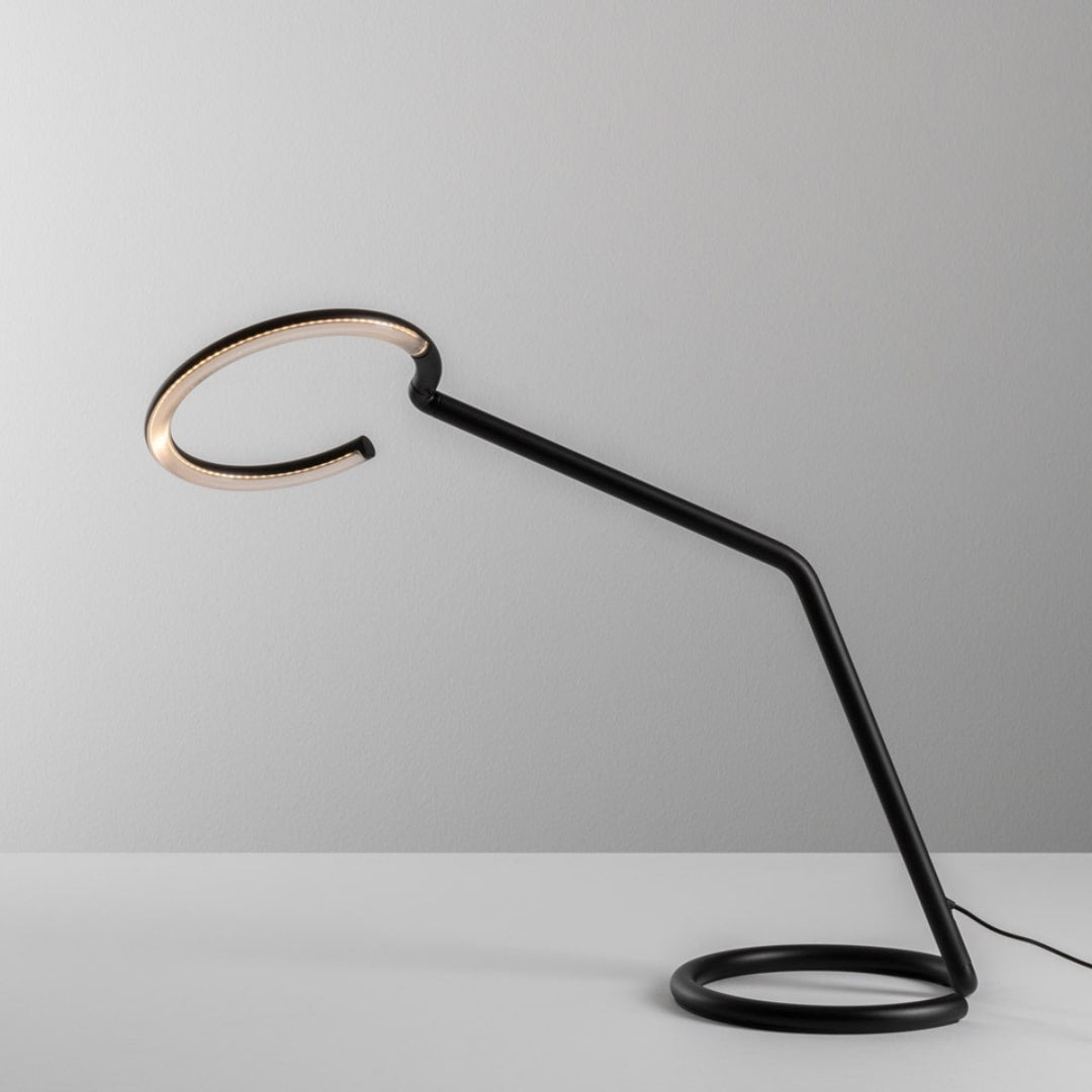 Produktbillede af Vine Light Bordlampe Sort Artemide i premium kvalitet