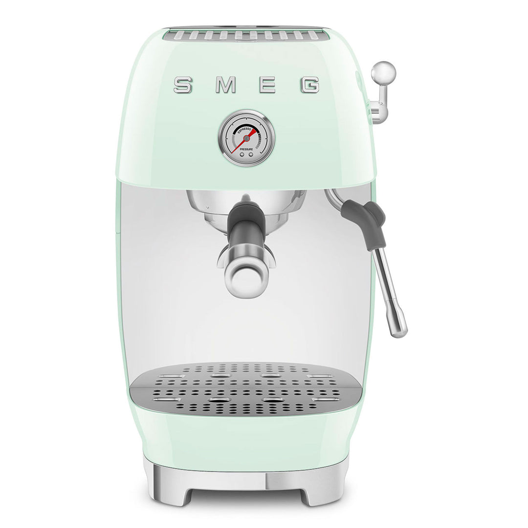 Smeg Smeg Manuel espressomaskine med Cold Brew, pastelgrøn – close-up (Espressomaskiner)