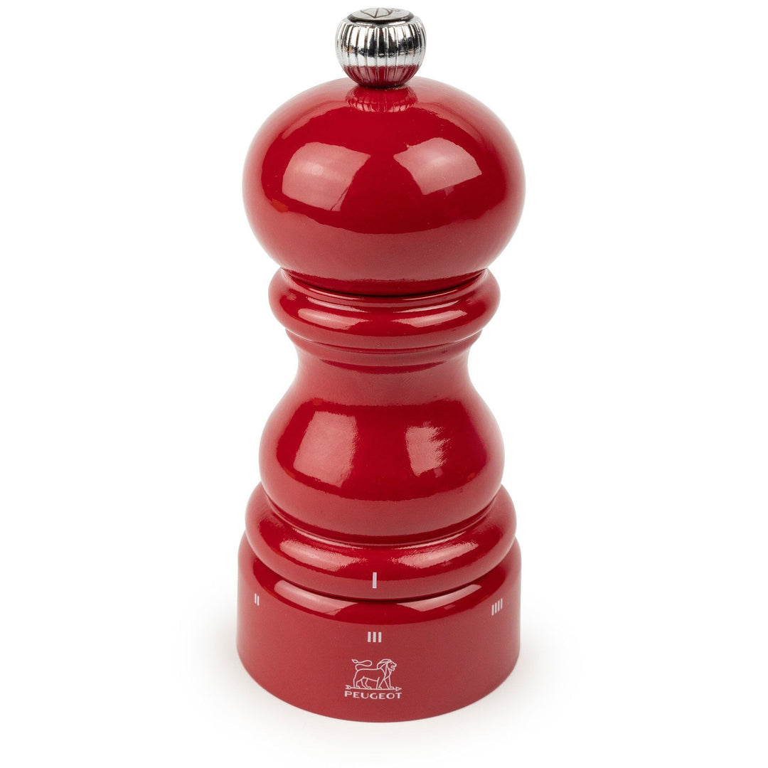 Peugeot Peugeot Paris uSelect peberkværn, 12 cm, Poppy Red – billede i brug (Peberkværn)
