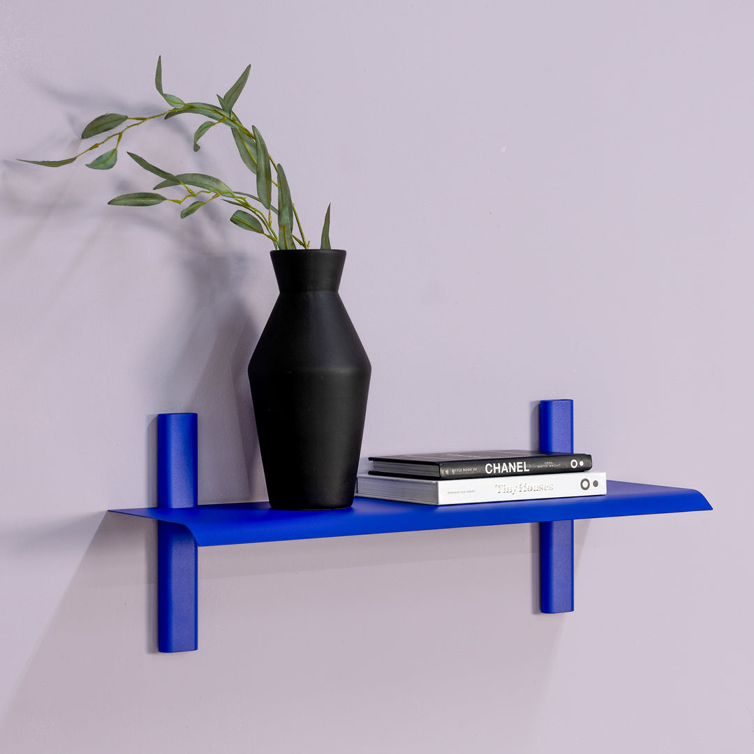 Produktbillede af Repisa Væghylde i metal 5 farver bredde 60 cm. Koboltblå metal på tilbud i høj kvalitet