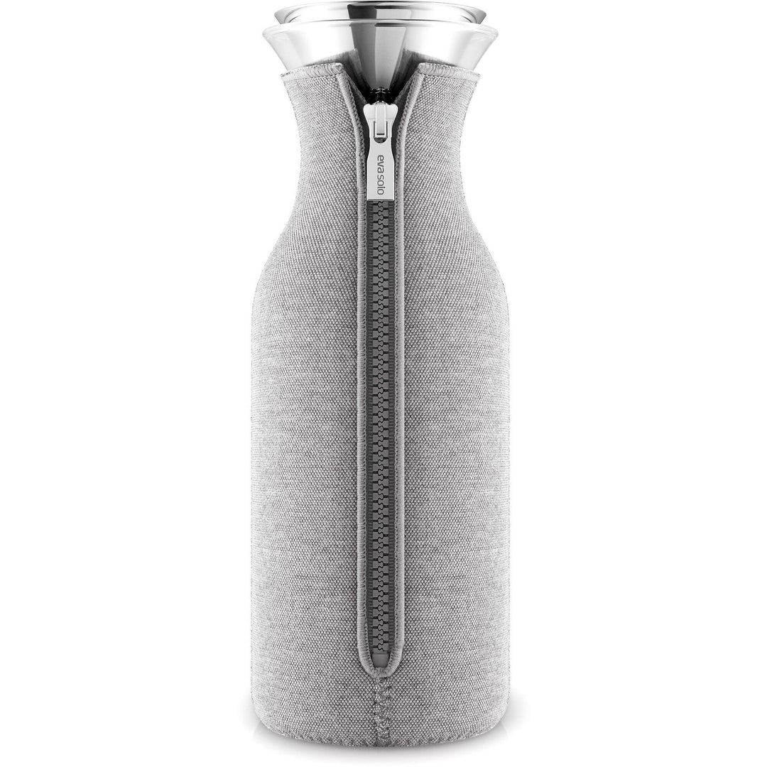 Eva solo Eva solo Køleskabskaraffel med vippelåg, woven light grey – close-up (karafel)