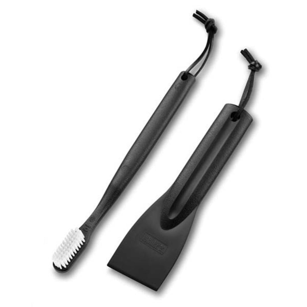 Weber Weber Rengøringssæt til gasgrill – billede i brug (Rengøringssæt)