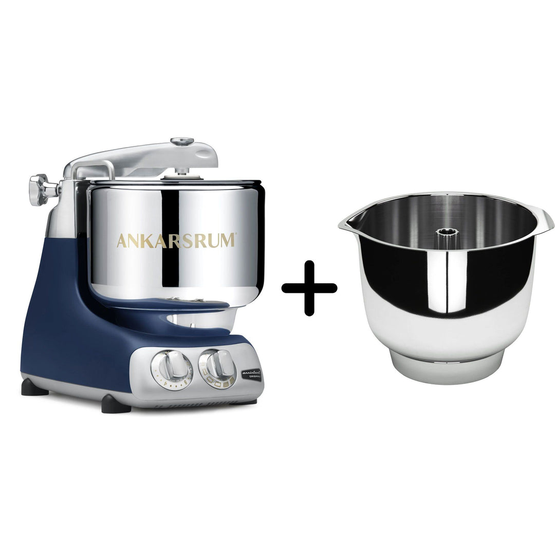 Ankarsrum Ankarsrum AKM 6230 køkkenmaskine + Assistent Original piskeskål, royal blue – produktfoto (Røremaskiner)