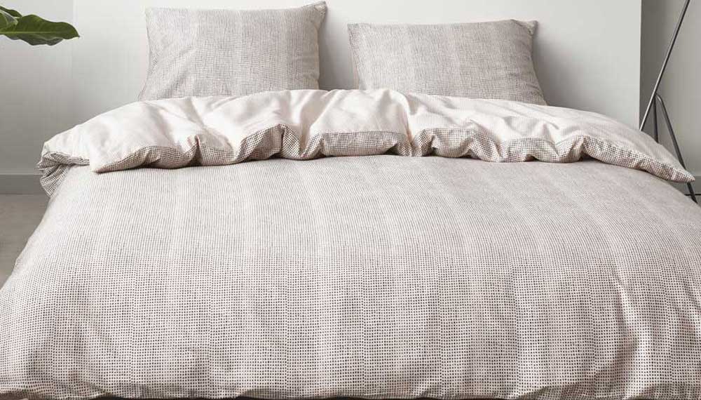 Produktbillede af Marc Ó Polo Sengetøj Zilar Oatmeal 140 x 220 + 60 x 63 på tilbud i høj kvalitet