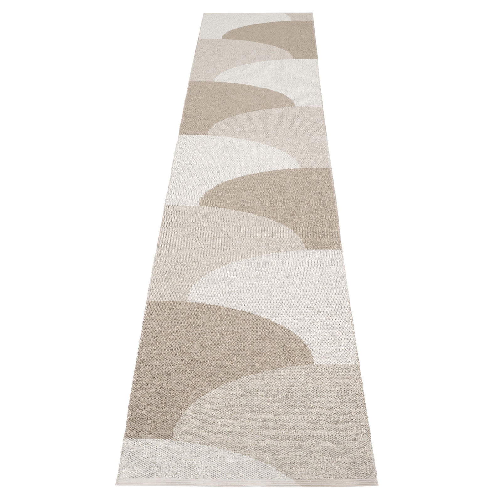 Pappelina Pappelina Hill Tæppe 70x360 cm, dark linen/linen/fossil grey – billede i brug (Tæpper)