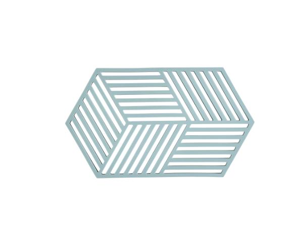 Produktbillede af ZONE Denmark Bordskåner Hexagon Fog blue L24 i premium kvalitet