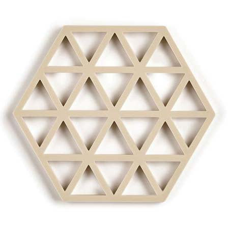 Produktbillede af ZONE Denmark Zone Triangles Bordskåner 16 x 14 x 0,9 cm Birch i premium kvalitet
