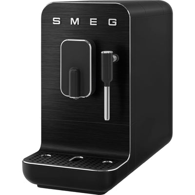 Smeg BCC02FBMEU espressomaskine m. mælkeskummer, fuldfarvet sort - Kitchen One - Køb online på udsalg og tilbud lige nu - Hurtig levering til billige priser via Go with Gozomo