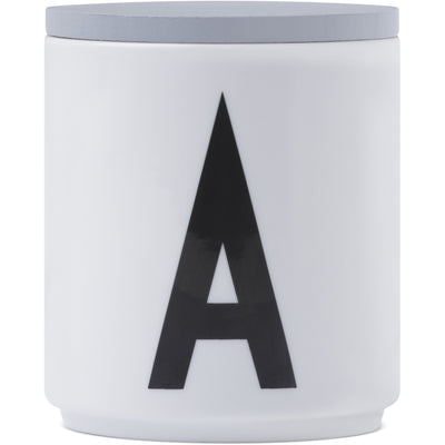 Design Letters Trælåg til porcelænskop, Grå - Kitchen One - Køb online på udsalg og tilbud lige nu - Hurtig levering til billige priser via Go with Gozomo