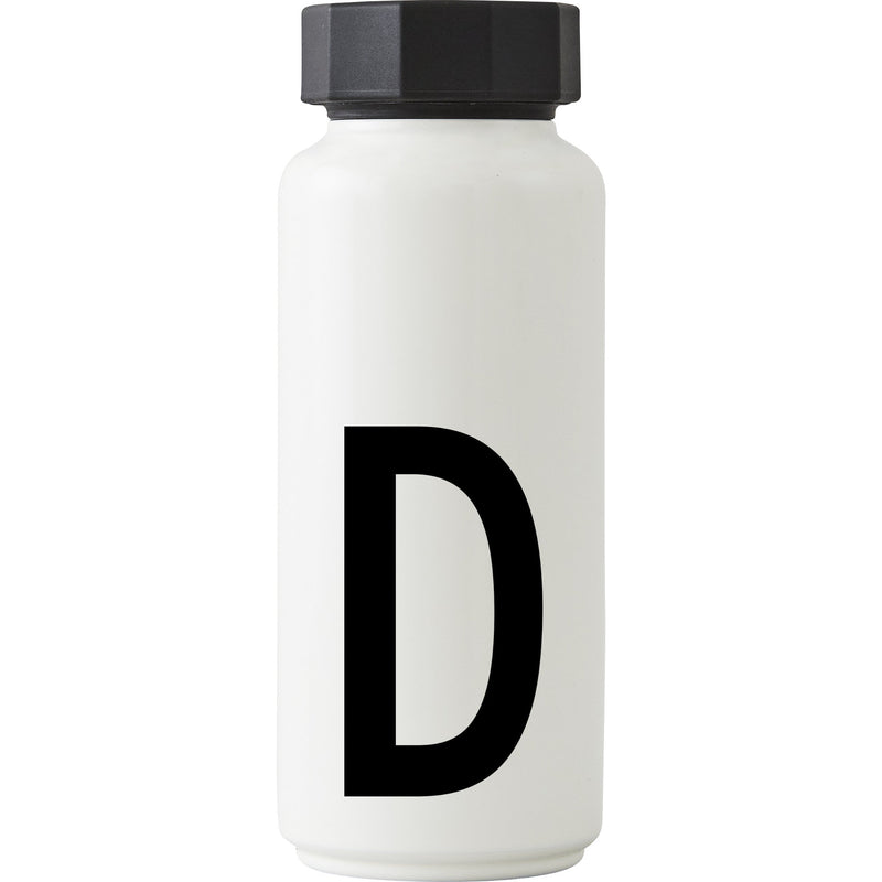 Design Letters Personlig termoflaske hvid, D - Kitchen One - Køb online på udsalg og tilbud lige nu - Hurtig levering til billige priser via Go with Gozomo
