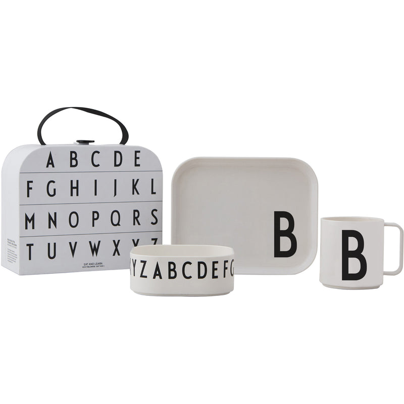 Design Letters Classics In A Suitcase Gaveæske, B - Kitchen One - Køb online på udsalg og tilbud lige nu - Hurtig levering til billige priser via Go with Gozomo