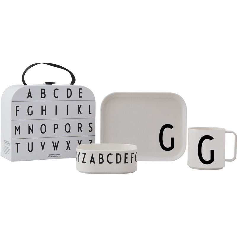 Design Letters Classics In A Suitcase Gaveæske, G - Kitchen One - Køb online på udsalg og tilbud lige nu - Hurtig levering til billige priser via Go with Gozomo