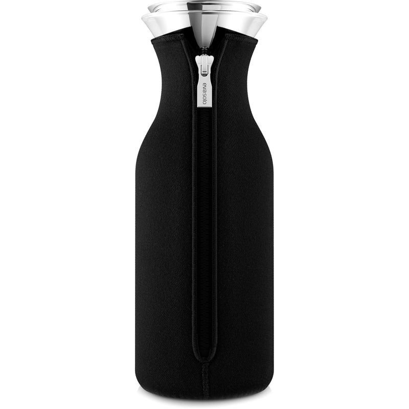 Eva Solo Køleskabskaraffel med vippelåg, woven black - Kitchen One - Køb online på udsalg og tilbud lige nu - Hurtig levering til billige priser via Go with Gozomo