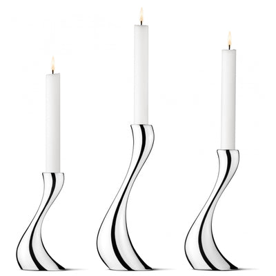 Georg Jensen Cobra lysestager i 3 størrelser - Kitchen One - Køb online på udsalg og tilbud lige nu - Hurtig levering til billige priser via Go with Gozomo