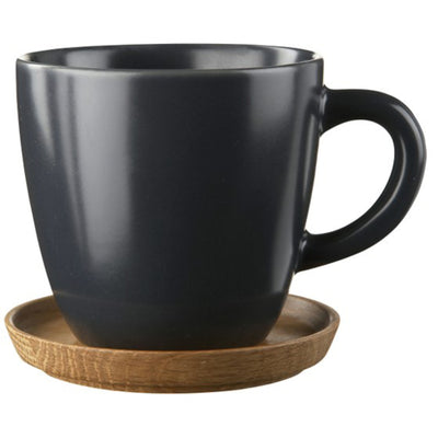 Höganäs Keramik Kaffekop 33 cl. inkl. træ underkop - Kitchen One - Køb online på udsalg og tilbud lige nu - Hurtig levering til billige priser via Go with Gozomo