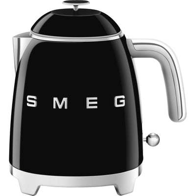 Smeg KLF05BLEU Elkedel sort - Kitchen One - Køb online på udsalg og tilbud lige nu - Hurtig levering til billige priser via Go with Gozomo