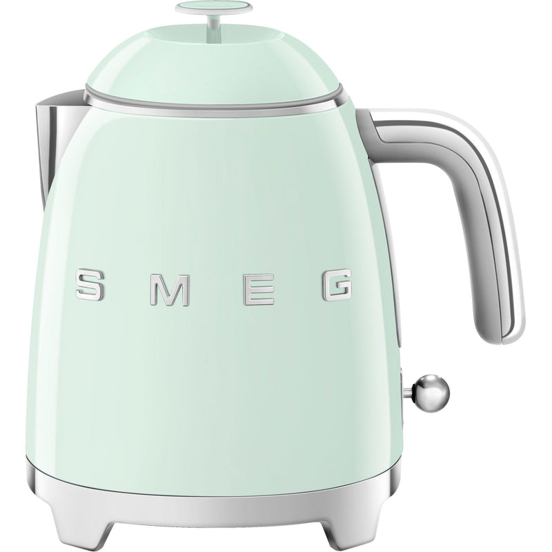 Smeg KLF05PGEU Elkedel pastelgrøn - Kitchen One - Køb online på udsalg og tilbud lige nu - Hurtig levering til billige priser via Go with Gozomo