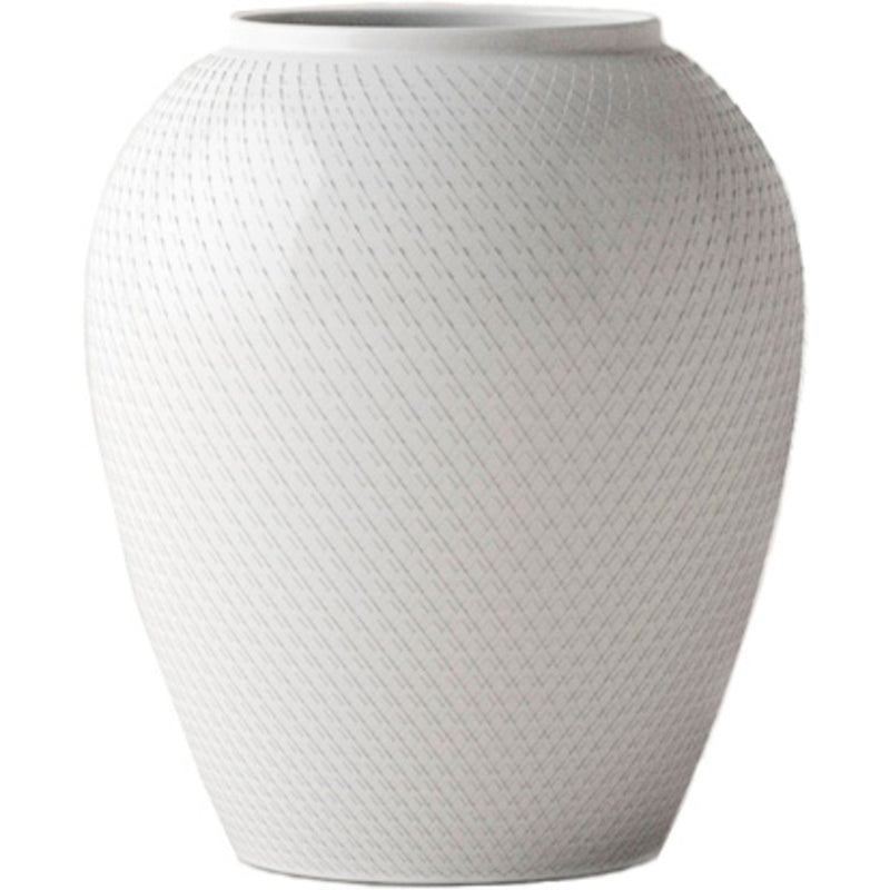 Lyngby Porcelæn Rhombe vase, 17 cm. - Kitchen One - Køb online på udsalg og tilbud lige nu - Hurtig levering til billige priser via Go with Gozomo