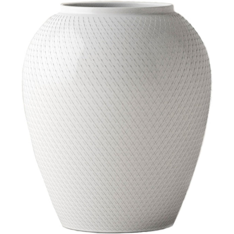 Lyngby Porcelæn Rhombe vase, 25 cm. - Kitchen One - Køb online på udsalg og tilbud lige nu - Hurtig levering til billige priser via Go with Gozomo