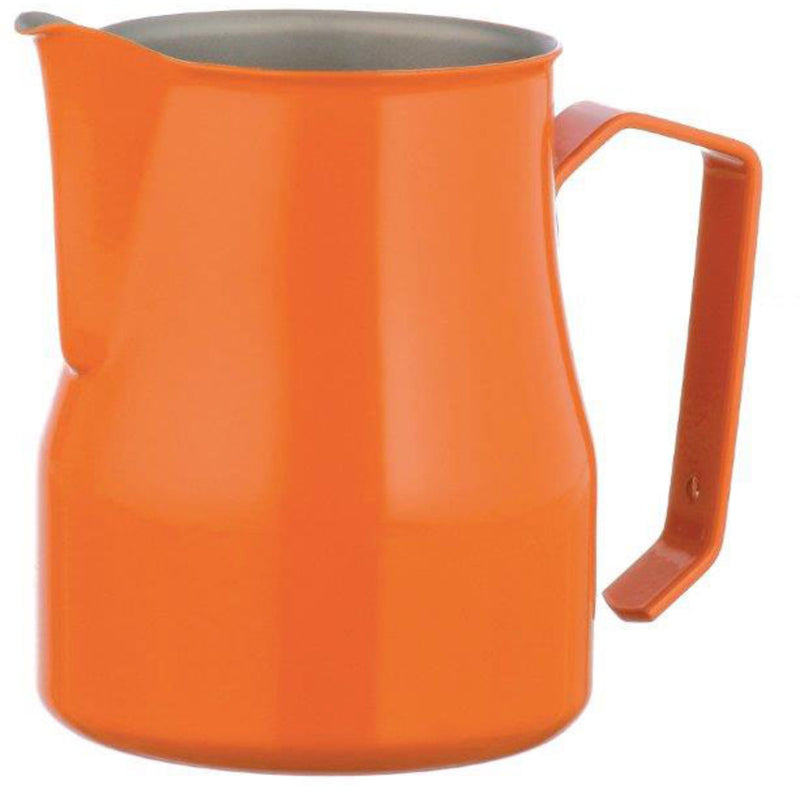 Motta Barista Mælkekande 0,5 L Orange - Kitchen One - Køb online på udsalg og tilbud lige nu - Hurtig levering til billige priser via Go with Gozomo