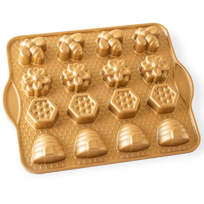 Nordic Ware Busy Bee bageform - Kitchen One - Køb online på udsalg og tilbud lige nu - Hurtig levering til billige priser via Go with Gozomo