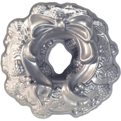 Nordic Ware Julekrans bageform - Kitchen One - Køb online på udsalg og tilbud lige nu - Hurtig levering til billige priser via Go with Gozomo