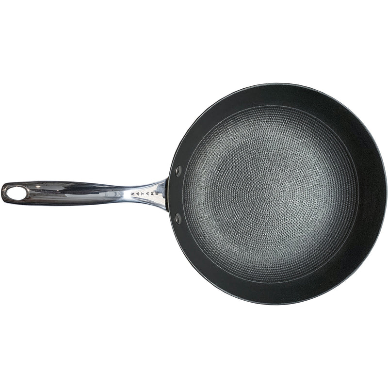 Satake stegepande i letvægts støbejern 24 cm - Kitchen One - Køb online på udsalg og tilbud lige nu - Hurtig levering til billige priser via Go with Gozomo
