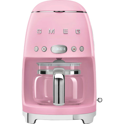 Smeg Retro kaffemaskine, DCF02PKEU - Kitchen One - Køb online på udsalg og tilbud lige nu - Hurtig levering til billige priser via Go with Gozomo