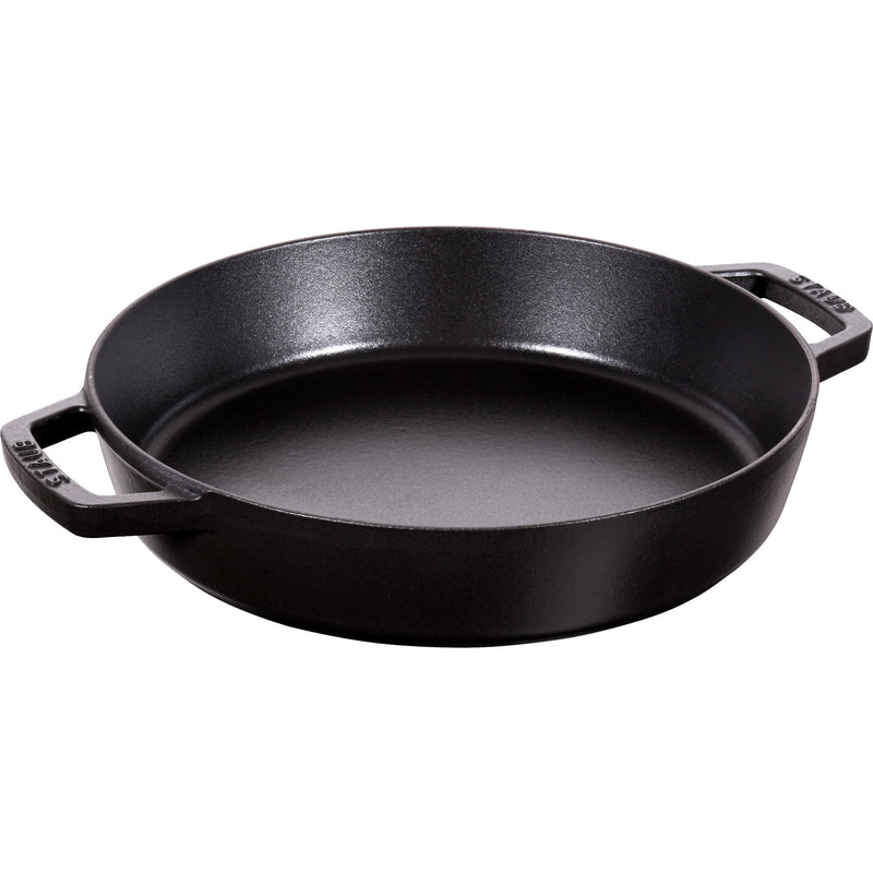 Staub Pan Series Sautérpande 26cm., sort - Kitchen One - Køb online på udsalg og tilbud lige nu - Hurtig levering til billige priser via Go with Gozomo